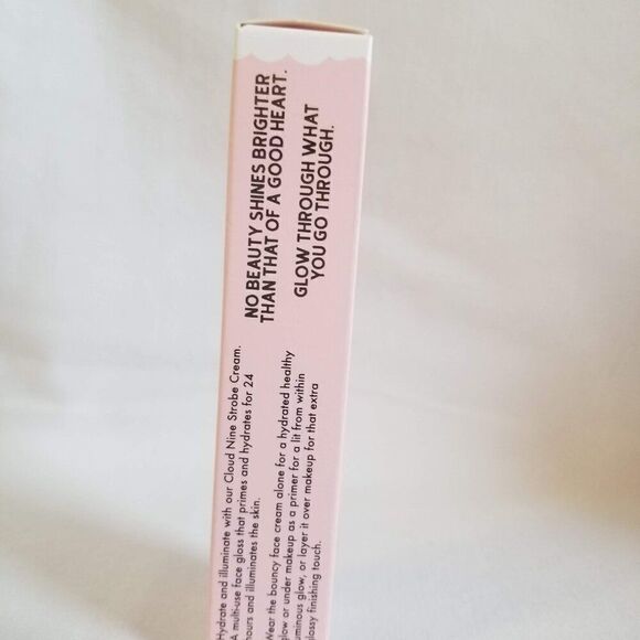 P.Louise - Babe I'm on Cloud Nine Strobe Cream - Champagne Gleam - Picture 6 of 10